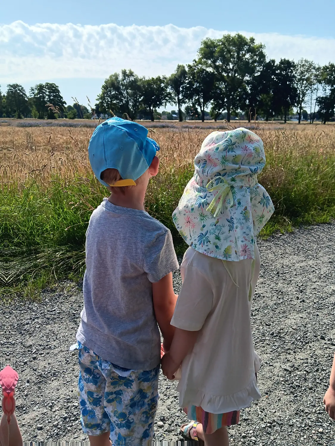 Kindertagespflege Klatschmohn - Kinder spielen/basteln
